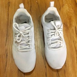 White Nike Shoes Size 8